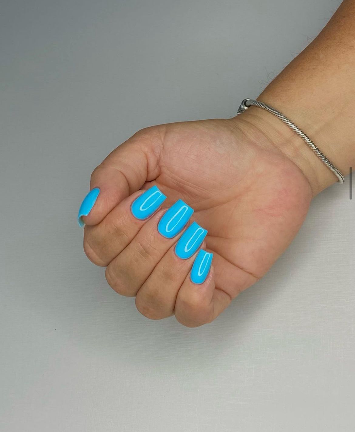 Nail azul